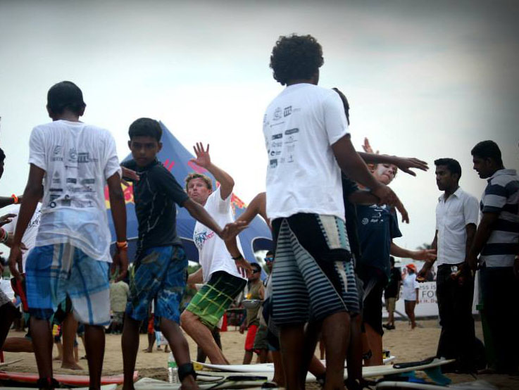 Surfcoaching in India, Photo Credits to Kali Borg
